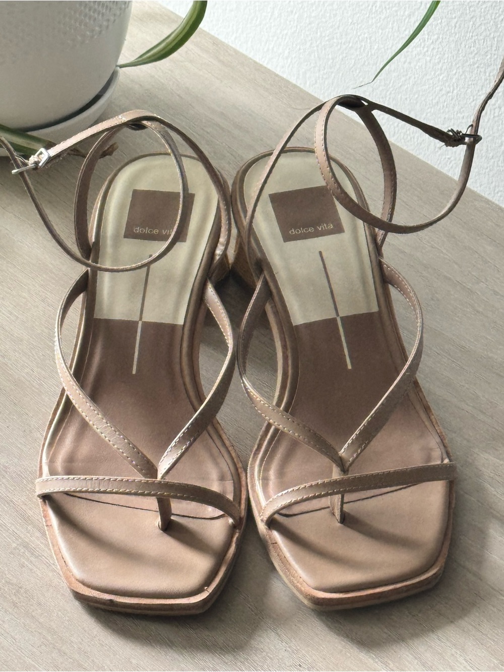 Dolce Vita Tan Strappy Woven Block Heel Sandals - Picture 2 of 3